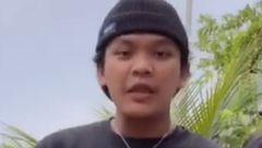 Vanessa Angel dan Bibi Andriansyah meninggal dunia dalam kecelakaan tunggal di tol Jombang, sang sopir disorot. Yuk intip!