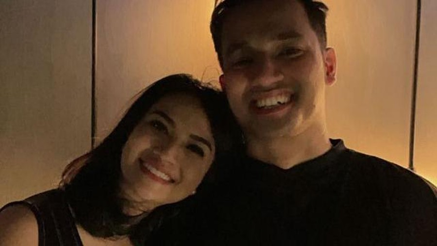Perjalanan cinta Vanessa Angel dan Bibi Andriansyah hingga maut memisahkan. Yuk intip potret mereka kini tinggal kenangan!