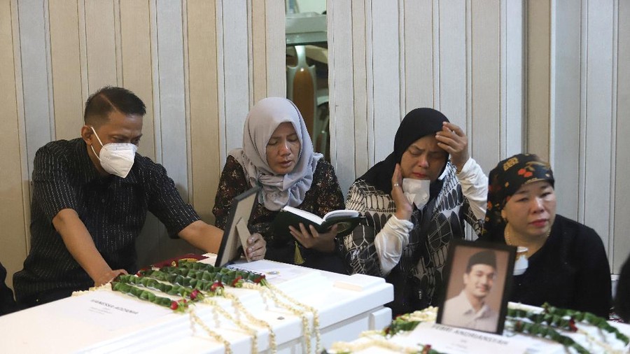 Jenazah Vanessa Angel dan Bibi Ardiansyah Jenazah Vanessa Angel dan Bibi Ardiansyah