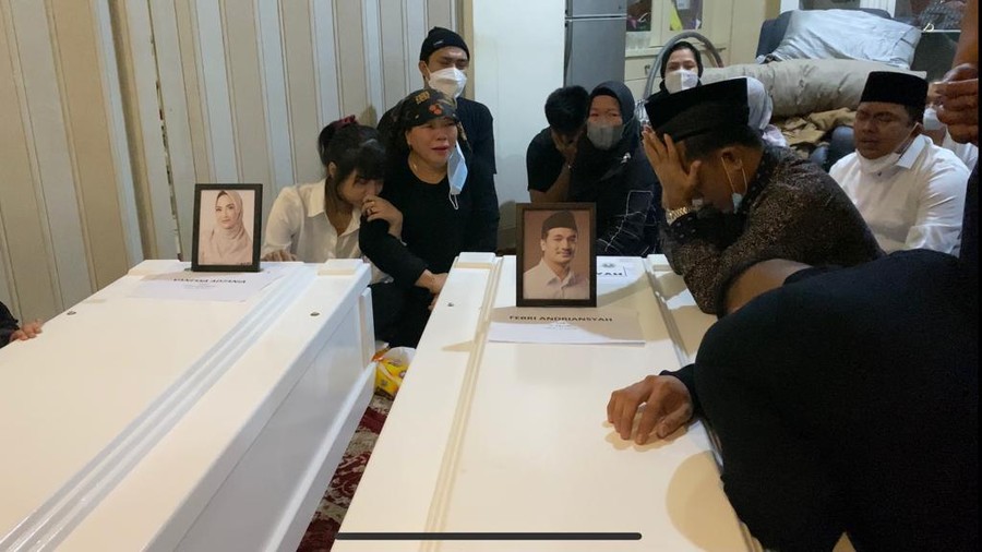 Jenazah Vanessa Angel dan suami tiba di Jakarta