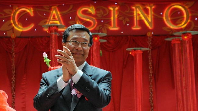 Lim Kok Thay, pengusaha resor judi Genting, Malaysia, sukses menjadi salah satu orang terkaya di dunia dari bisnis maysir yang dilarang ekonomi syariah.