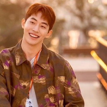 img-title Sederet Artis Korea yang Awali Karir Sebagai Model, Ada Nam Joo Hyuk!