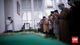 FOTO: Peristirahatan Terakhir Vanessa Angel dan Suami