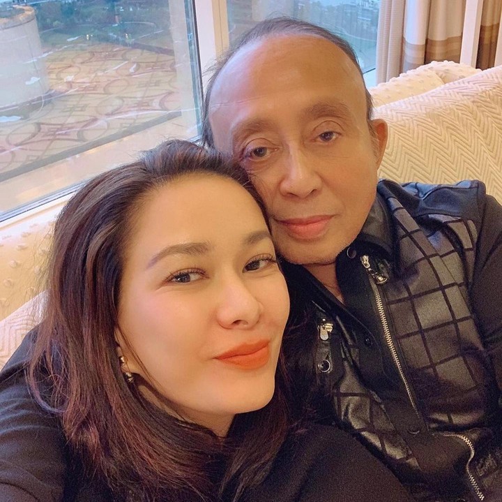 <p>Semoga pernikahan keduanya selalu langgeng dan menjadi pasangan idaman bagi semua orang ya, Bunda! (Foto: Instagram: @donna.latief)</p>