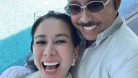 <p>Donna menikah dengan eks menteri Abdul Latief pada tahun 2003 silam, Bunda. Keduanya sudah membangun bahtera rumah tangga selama 18 tahun. (Foto: Instagram: @donna.latief)</p>