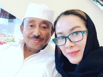 Makin Mesra, Ini 7 Potret Donna & Eks Menteri Abdul Latief yang Beda 35 Tahun