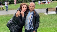<p>Donna kerap membagikan potretnya berdua dengan sang suami saat sedang berlibur, lho. Kompak banget ya, Bunda. (Foto: Instagram: @donna.latief)</p>