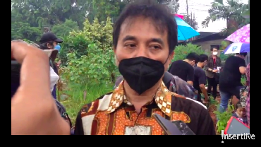 img-title Sopir Vanessa Angel Ngantuk, Roy Suryo: Saya Agak Meragukan