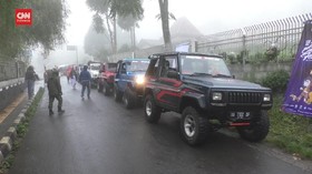 VIDEO: Serunya Menjelajahi Dataran Tinggi Dieng Dengan Mobil Jip