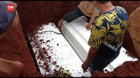 VIDEO: Detik-detik Vanessa Angel dan Bibi Dimakamkan