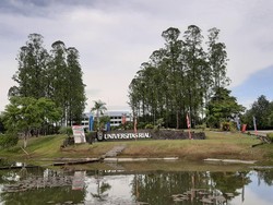 Rektor Unri Diperiksa KPK Terkait Kasus Unila di Sela Wisuda Mahasiswa