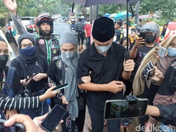 Vanessa Angel Meninggal, Ussy Sulistiawaty Doakan Gala Kuat dan Sehat