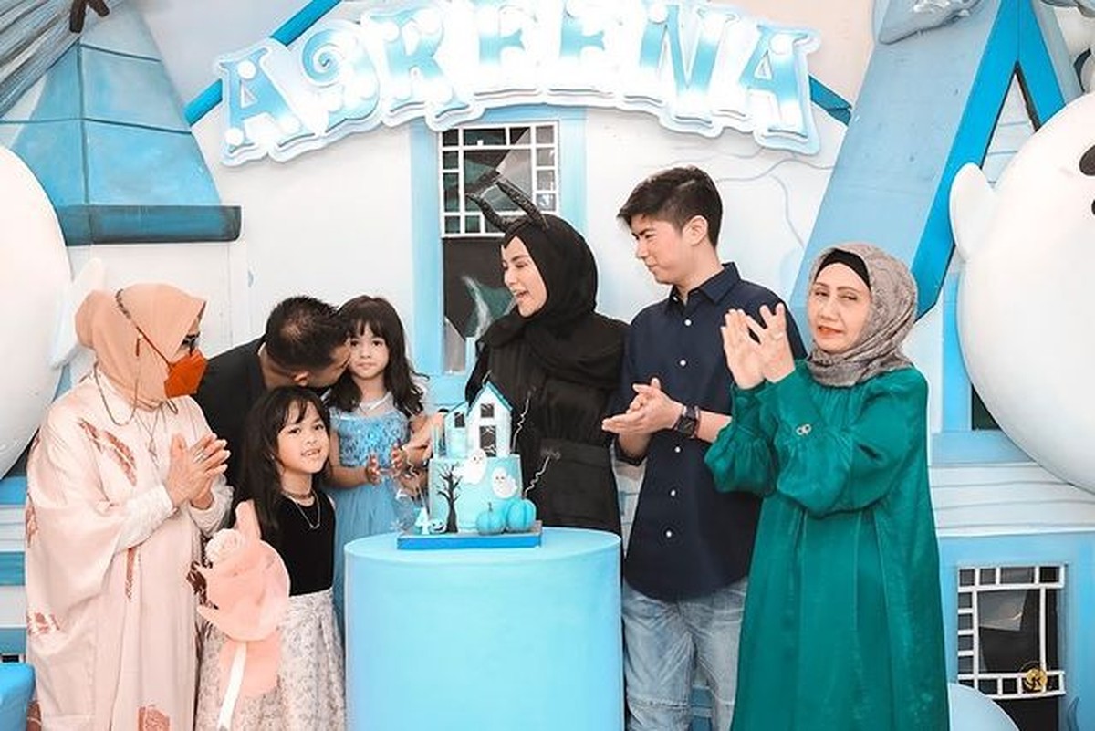 Momen Meriah Pesta Ultah ke-4 Adreena Anak Olla Ramlan & Aufar