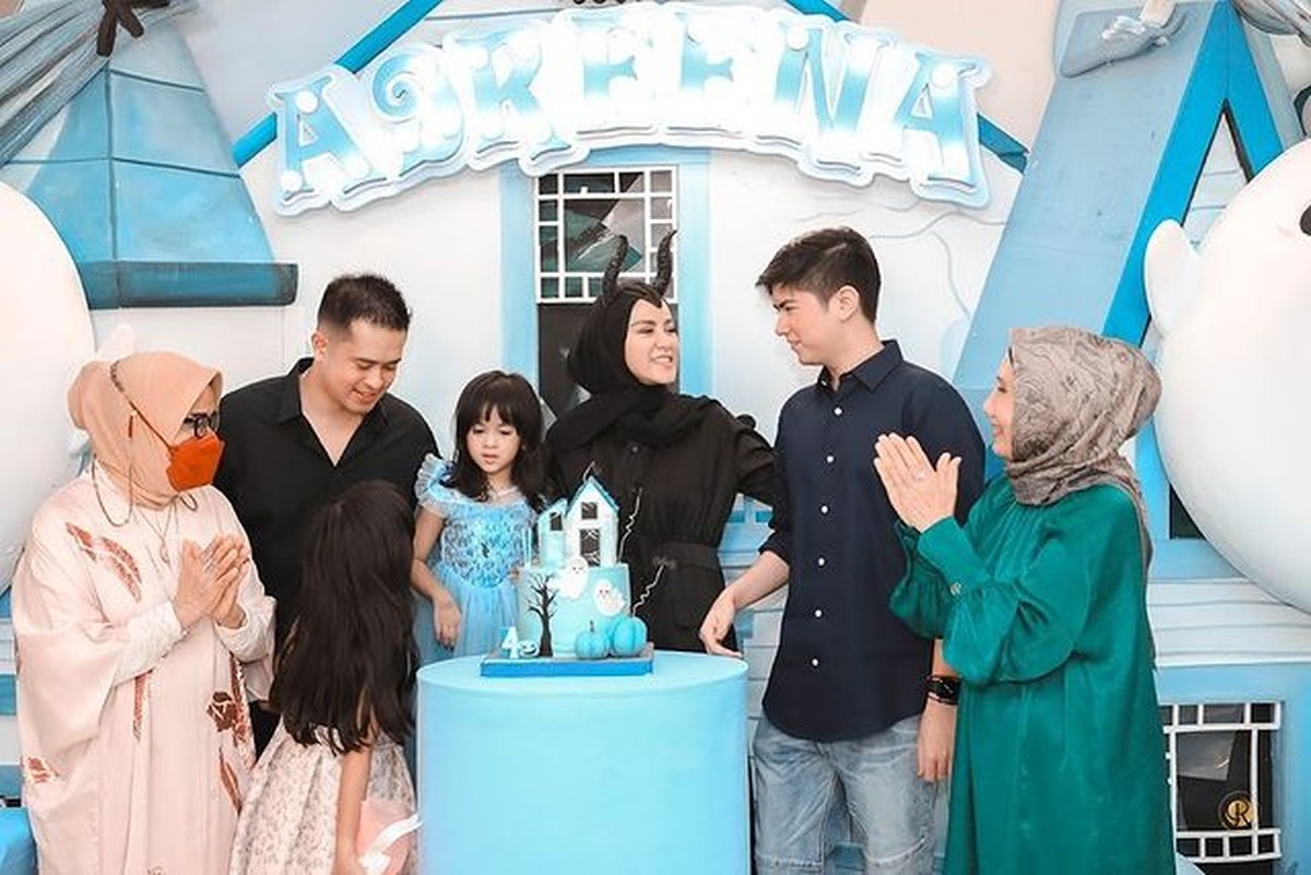 Momen Meriah Pesta Ultah ke-4 Adreena Anak Olla Ramlan & Aufar