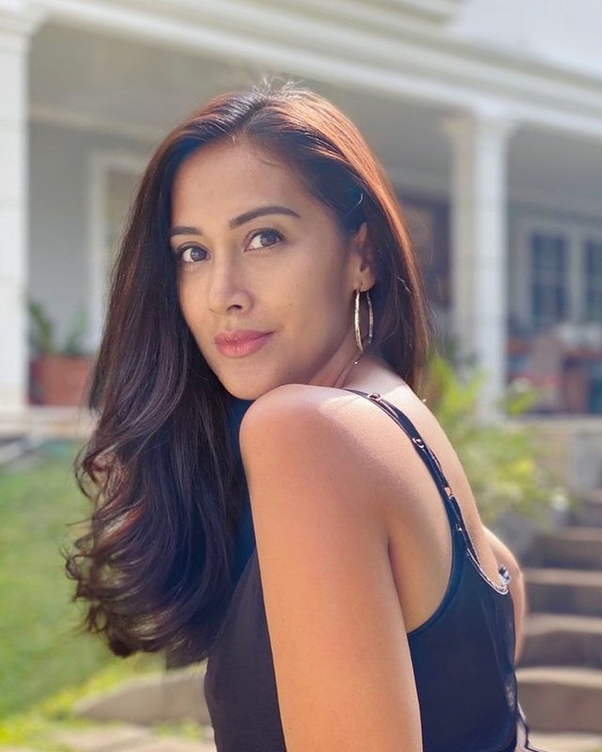 Di usia 50 tahun&comma; Diah Permatasari tetap cantik awet muda dan berpenampilan modis bak ABG&period; Yuk intip potret terbarunya&excl;