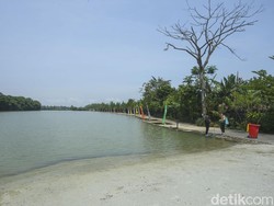 Sssttt...Parung Bogor Punya Pantai Loh
