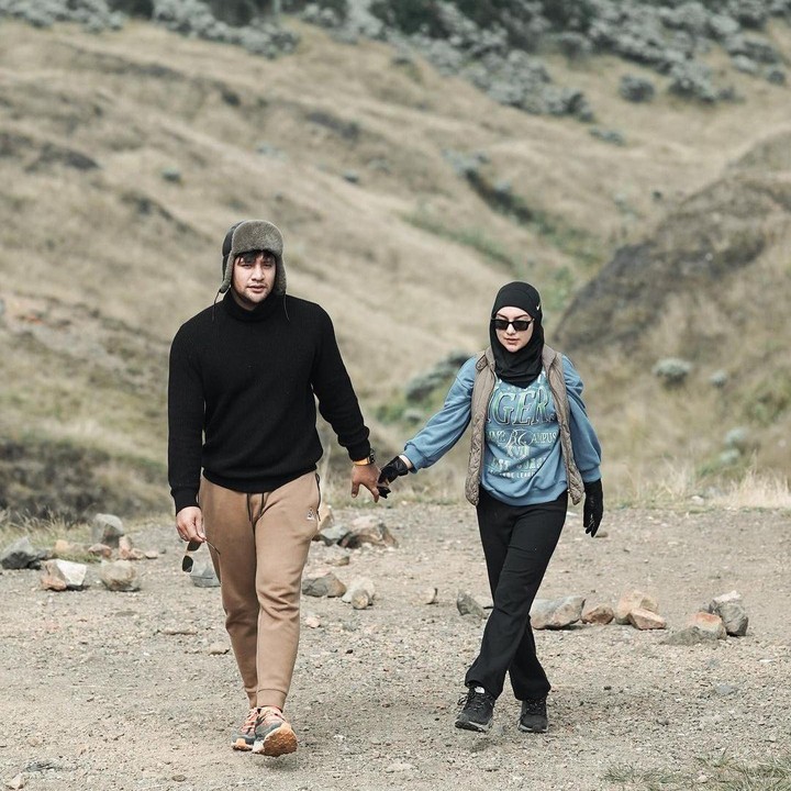 <p>Tak sendiri, karena Irish juga didukung oleh sang suami, Ammar Zoni yang juga ikut menjalani program diet. (Foto: Instagram @_irishbella_)</p>