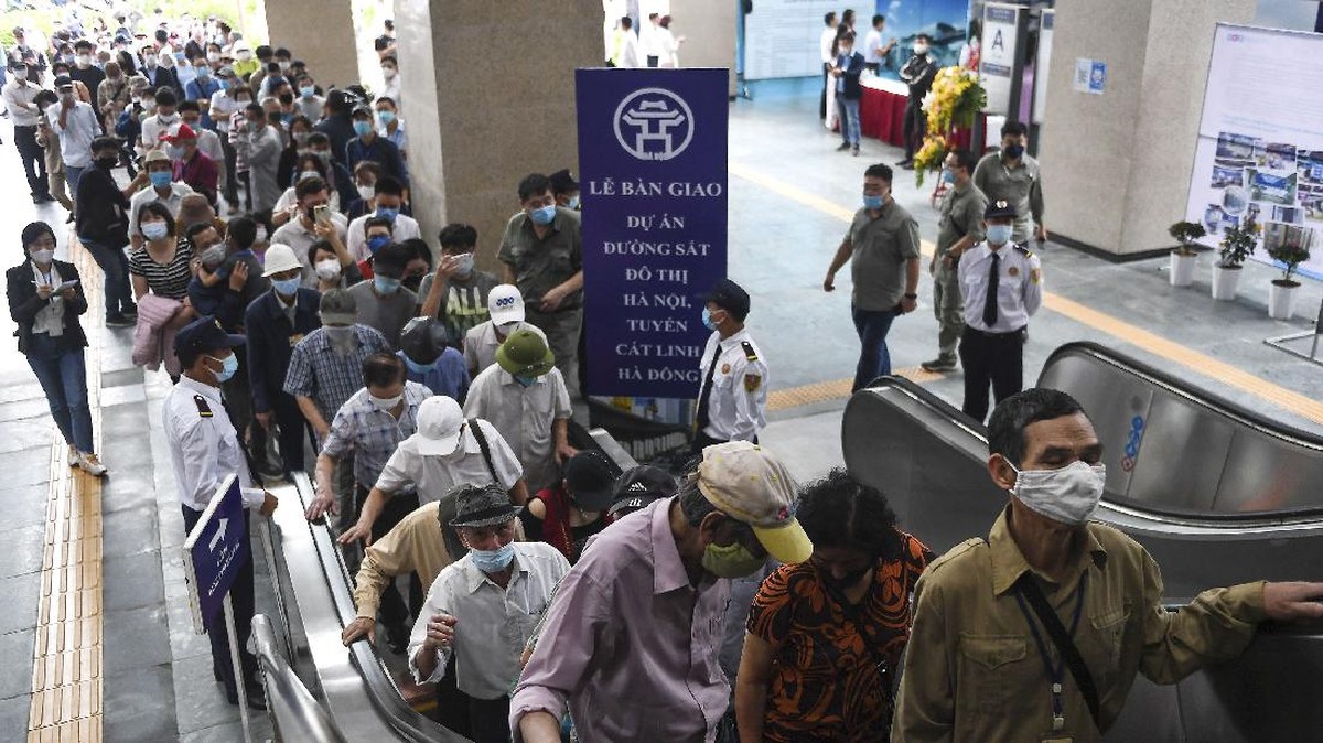 FOTO: Revolusi Transportasi Umum Hanoi, Kereta Metro Pertama