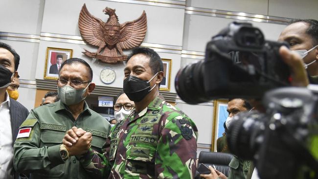 DPR Responds to Criticism of Military-style Shirts During the Feasibility Test of Andika Perkasa