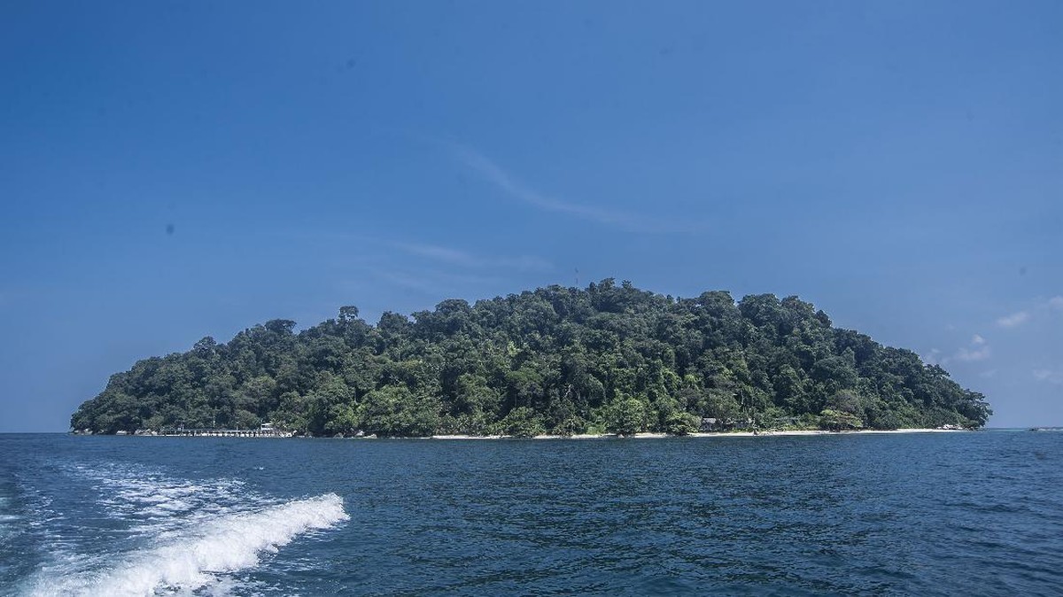 FOTO: Menjaga Kibar Merah Putih di Pulau Berhala