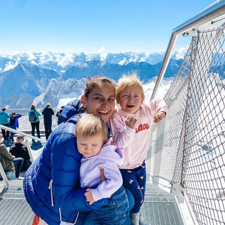 <p>Kedua putri Marissa bernama Alaia Moana Brueggemann dan Olivia Luna Brueggemann. (Foto: Instagram: @marissaln)</p>