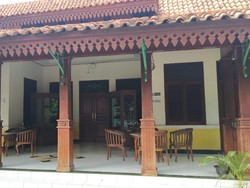 Kenapa Ada Makam di Samping Rumah Adat Betawi? Ini Alasannya