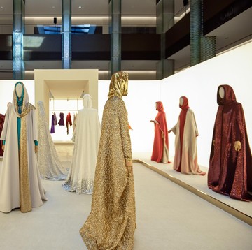 Intip Koleksi Abaya Mewah dan Glamor dari Koleksi Valentino Haute Couture