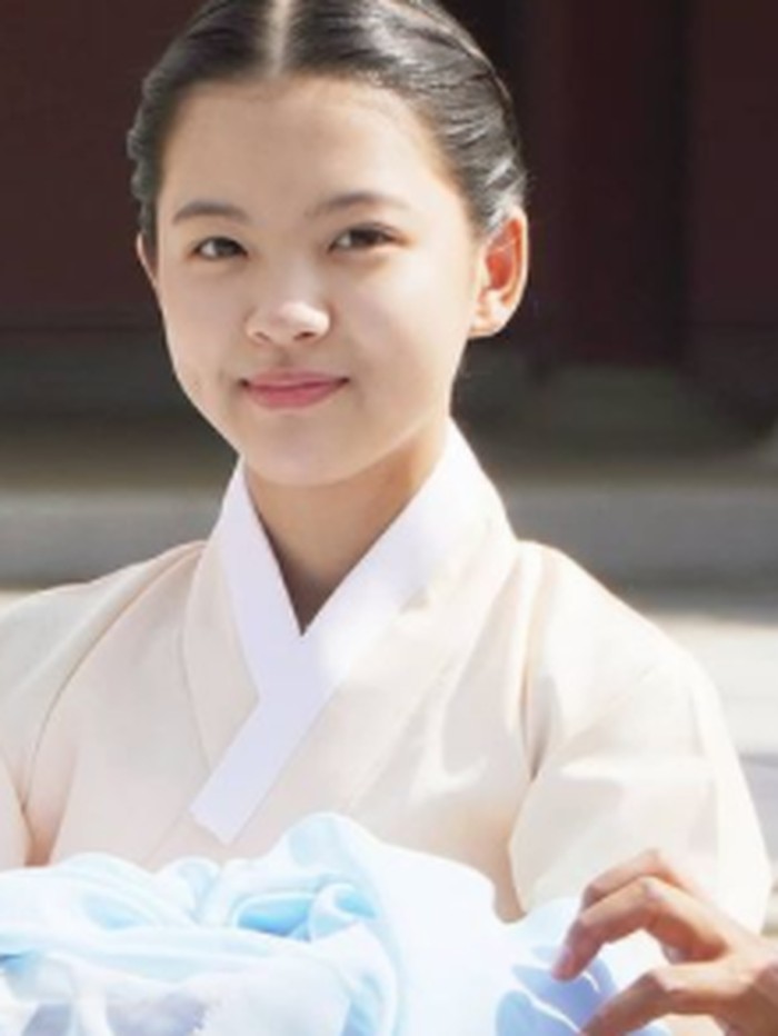 Baru-baru ini, nama Choi Myung Bin menjadi semakin populer, karena ia memerankan tokoh sepasang anak kembar dalam drama The King's Affection. / foto: instagram/com/choimyeongbeen