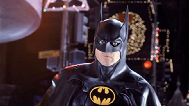 Bioskop Trans TV malam ini, Minggu (27/8), akan menayangkan film Batman Returns (1992) pada pukul 21.30 WIB.
