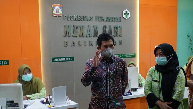 Saat kunjungan kerja ke Balikpapan, Kalimantan Timur, Dirut BPJS Kesehatan, Ali Ghufron Mukti mengungkapkan sejumlah kemudahan layanan digital mobile JKN.