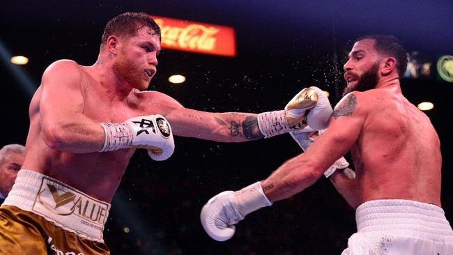 Mantan juara dunia tinju Manny Pacquiao memuji Saul 'Canelo' Alvarez usai meraih sabuk juara kelas menengah IBF dengan menang TKO atas Caleb Plant.