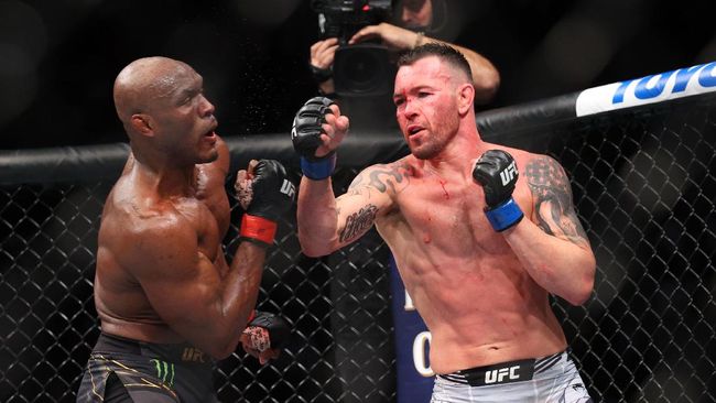 Covington Pakai Kruk Usai Dihajar Usman di UFC 268 Colby Covington harus berjalan menggunakan kruk setelah kalah angka dari Kamaru Usman di UFC 268.