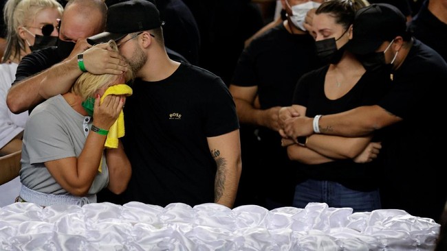 FOTO: Kecelakaan Pesawat yang Tewaskan Penyanyi  Brasil