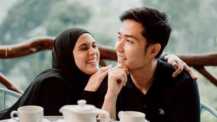 Nycta Gina dan Kinos