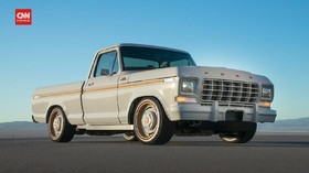 img-title VIDEO: Ford Pamer Mobil Pikap F-100 Klasik Bertenaga Listrik