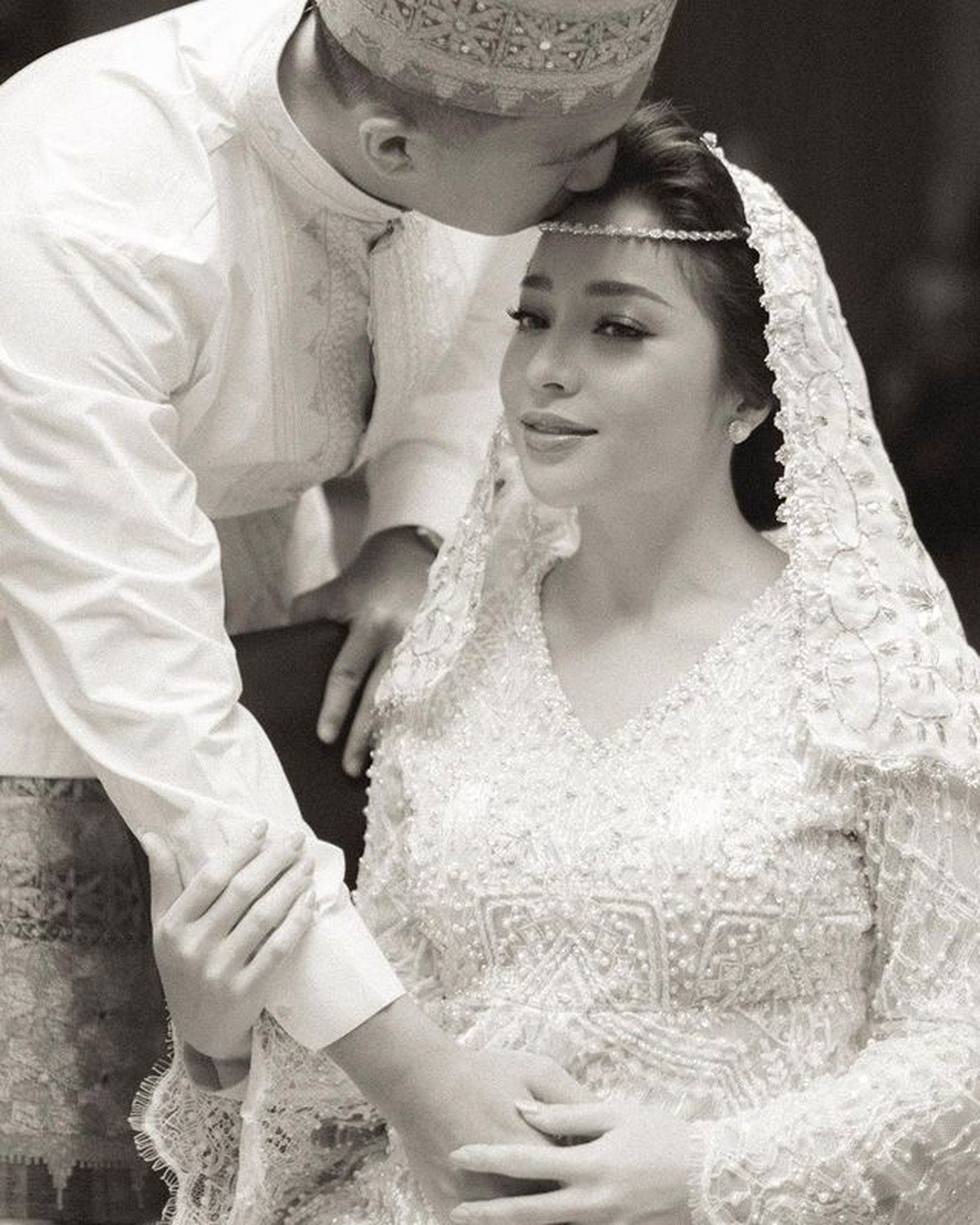 Nikita Willy dan suami menggelar acara pengajian 4 bulanan kehamilannya dan prosesi musok adat Lampung&period; Yuk intip&excl;