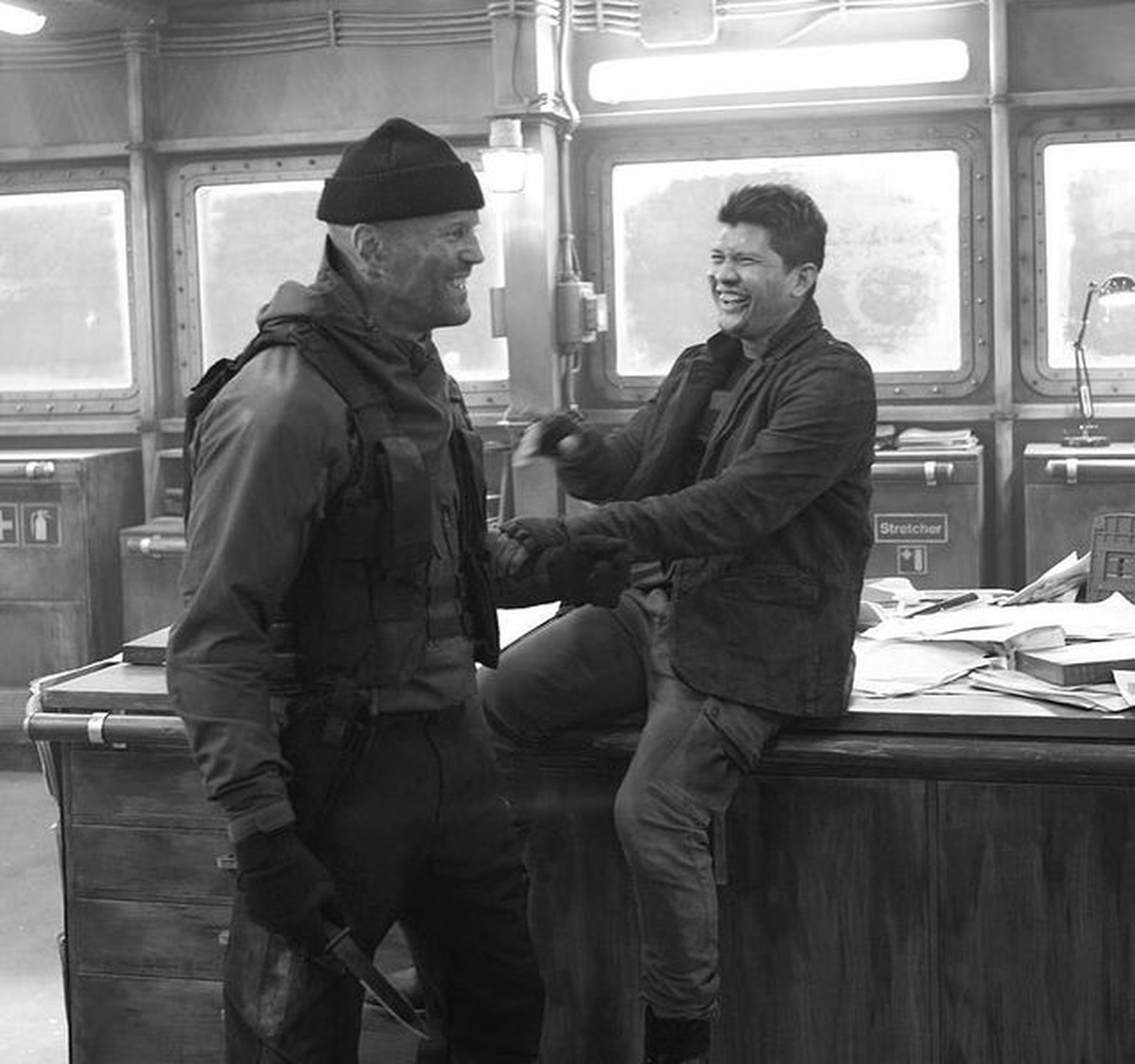 Iko Uwais beradu akting dengan aktor Jason Statham di film The Expendable 4&period; Yuk intip potret keakraban mereka di lokasi syuting&excl;