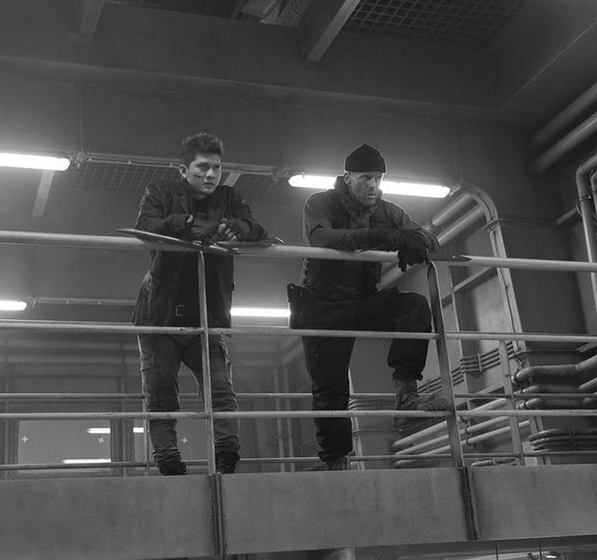 Iko Uwais beradu akting dengan aktor Jason Statham di film The Expendable 4&period; Yuk intip potret keakraban mereka di lokasi syuting&excl;