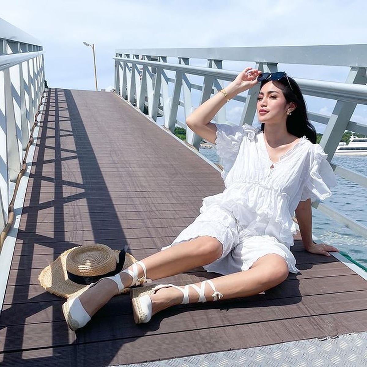 Jessica Iskandar diketahui dengan liburan sambil honeymoon dengan suaminya&comma; Vincent Verhaag&period; Yuk intip&excl;