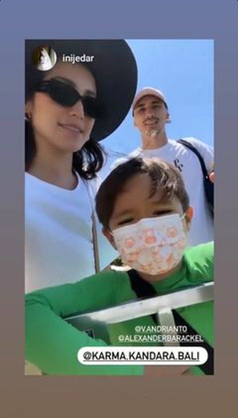 7 Potret Bahagia Honeymoon Jessica Iskandar dan Vincent Verhaag Jessica Iskandar diketahui dengan liburan sambil honeymoon dengan suaminya, Vincent Verhaag. Yuk intip!