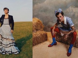 Ikonik & Nyentrik, 8 Gaya Fashion Harry Styles Jadi Sorotan