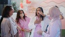 Nola B3 menangis bahagia dapat kejutan baby shower dari keluarga dan sahabatnya&period; Yuk kita intip momennya&excl;