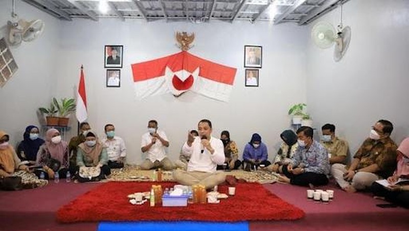 Bahkan, saat itu satu persatu perwakilan warga di enam kelurahan Kecamatan Wonokromo menyampaikan aspirasinya.