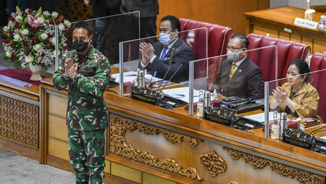 Pengamat menyebut ada lima perwira tinggi bintang tiga TNI AD yang berpeluang menjabat KSAD menggantikan Jenderal TNI Andika Perkasa.