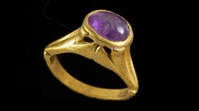Cincin Emas 'Pencegah Mabuk' Berusia 1000 Tahun Ditemukan di Israel