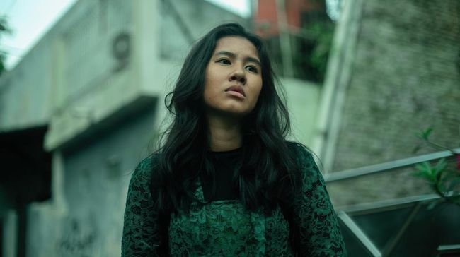 Sinopsis Penyalin Cahaya: film panjang pertama garapan sutradara Wregas Bhanuteja yang mengisahkan perjuangan penyintas pelecehan.