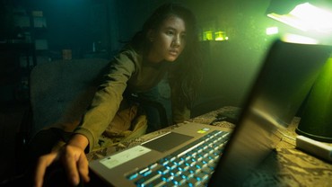 img-title Borong 17 Nominasi FFI 2021, Film 'Penyalin Cahaya' Segera Tayang di Netflix