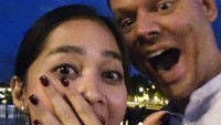 <p>Di potret lainnya, Gracia membagikan foto cincin pertunangannya. Wajahnya dan Jef tampak berseri-seri penuh kebahagiaan. (Foto: Instagram @graciaz14)</p>