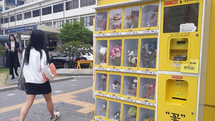 4 Hal Unik yang Hanya Bisa Ditemukan di Korea Selatan, Ada Mesin Penjual Bunga Otomatis!