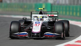 Kecelakan Parah, Mick Schumacher Absen di F1 GP Arab Saudi